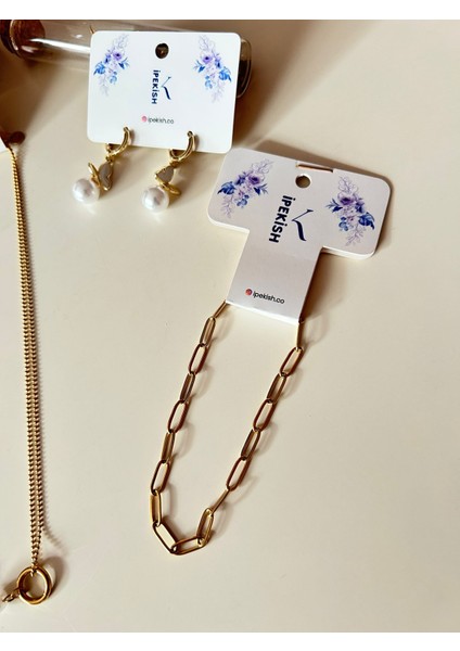 Kelebek Figürlü Sallantılı Çift Zincirli Gold Renk Paslanmaz Çelik Kolye, Kelebek Sallantılı Gold Renk Çelik Küpe ve Ince Gold Renk Çelik Bileklik 3’lü Set modelleri