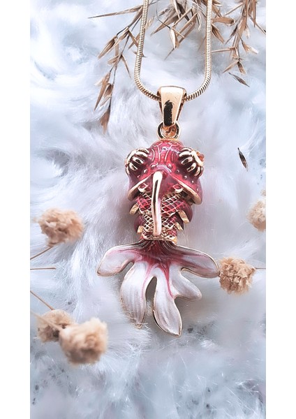 Hareketli Kuyruklu Balık Figürlü Çelik Kolye