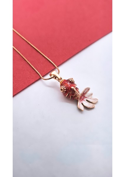 Hareketli Kuyruklu Balık Figürlü Çelik Kolye modelleri