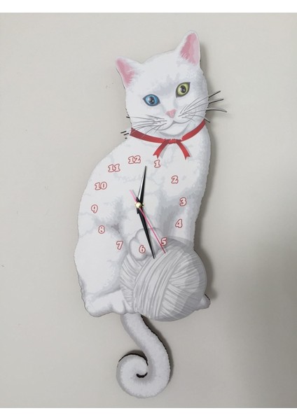 Beyaz Kedi Temalı Sallanır Duvar Saati, Şık ve Dekoratif Tasarım