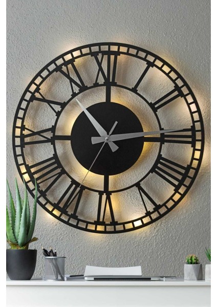 Kare Desenli Roma Rakamlı Şık Duvar Saati, Zarif ve Benzersiz Tasarım