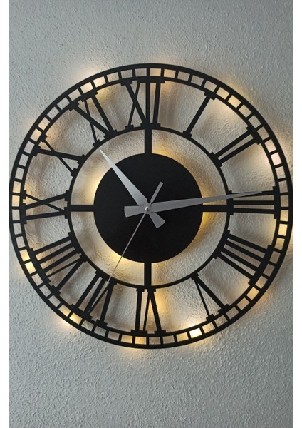 Kare Desenli Roma Rakamlı Şık Duvar Saati, Zarif ve Benzersiz Tasarım