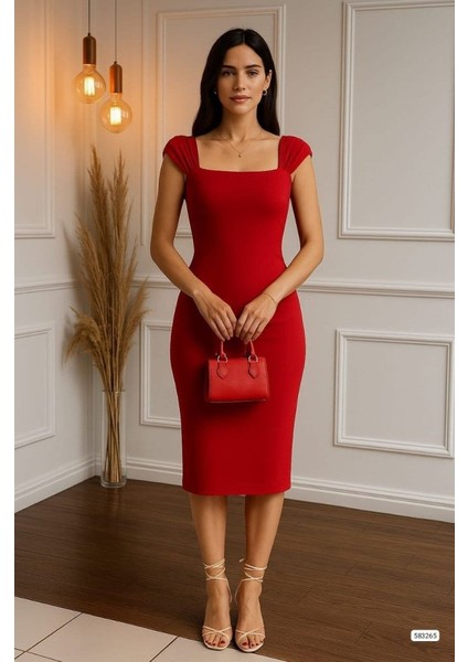 Kadın Omuz Askılı Kare Yaka Detay Midi Boy Kalem Elbise
