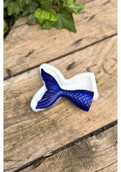 Küçük Deniz Kızı Kuyruğu Silikon Mum Kalıbı – Kokusuz, Dayanıklı Beyaz, 7,5 gr - 5,7x7,8x0,8 cm