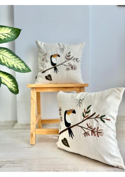 Tukan Kuşu Desenli Nakışlı Dekoratif Kırlent Kılıfı 43X43 cm Bej fiyatları