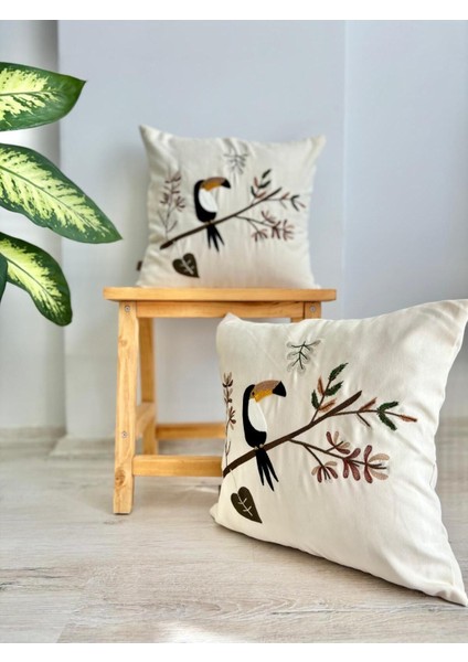 Tukan Kuşu Desenli Nakışlı Dekoratif Kırlent Kılıfı 43X43 cm Bej fırsatları
