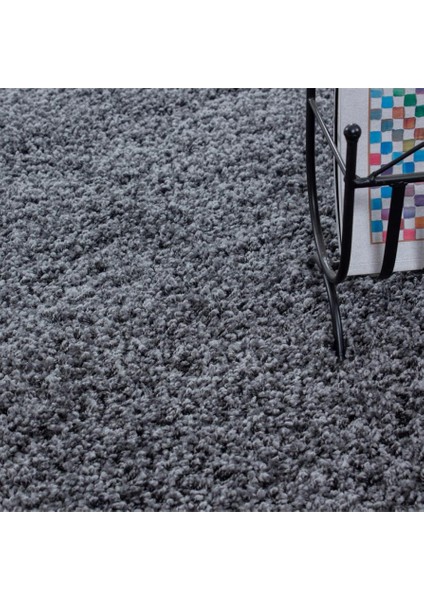 Yüksek Tüylü 30 mm Hav Yüksekliğinde Düz Gri Renkli Shaggy Halı fiyatları