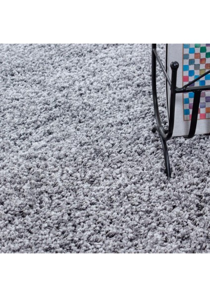 Yüksek Tüylü 30 mm Hav Yüksekliğinde Düz Açık Gri Renkli Shaggy Halı modelleri