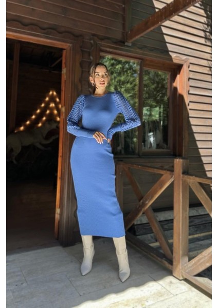 Mavi Kolları Örgülü Triko Elbise