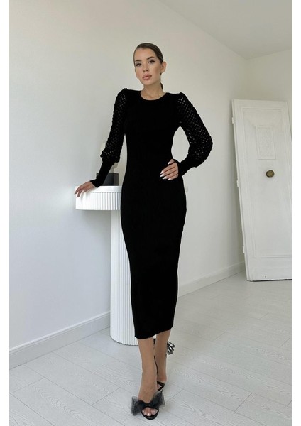 Siyah Kolları Örgülü Triko Elbise