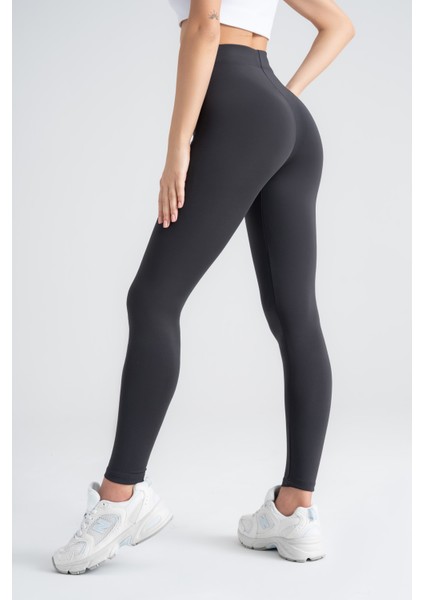 Kadın Toparlayıcı Tayt – Siyah Nervürlü Yüksek Bel Slim Fit, Dar Paça Sporcu Tayt