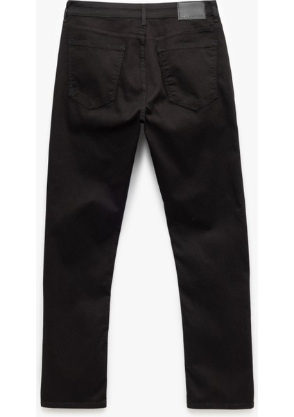 Yeni Sezon Düğme Detaylı Straight Fit Kot Pantolon - Mark Jean