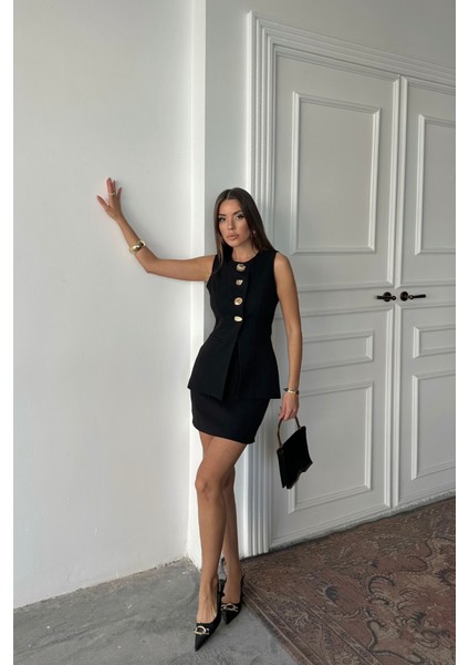 AYDOGANTICARET44 Klasik Gold Düğmeli Yelek - Kısa Etek Takım - Siyah