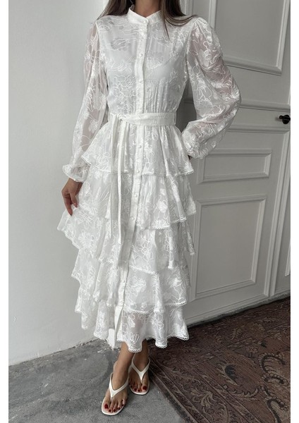 Beyaz Valonlu Şeritli Kat Kat Elbise fırsatları