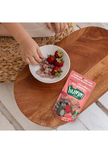 Humm Organik Çilekli Glutensiz Vegan Mini Küpler 30 gr