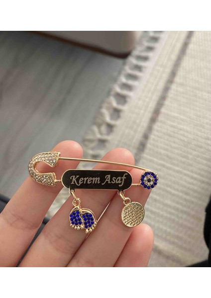 ahi Aksesuar Mavi Kristal Taşlı İsimli Erkek Bebek Yaka İğnesi