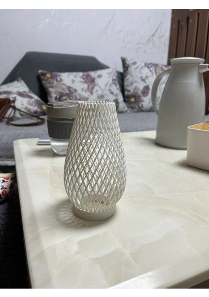 Şık Beyaz Geometrik Tealight Mumluk, Döner Çizgili Tasarım modelleri