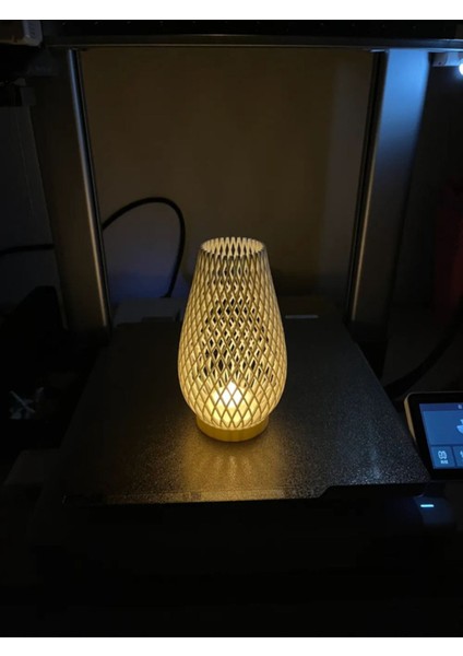 Şık Beyaz Geometrik Tealight Mumluk, Döner Çizgili Tasarım fırsatları
