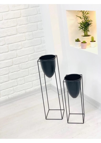 Şık 2'li Metal Ayaklı Kare Saksı Çiçeklik, Modern ve Zarif Tasarım