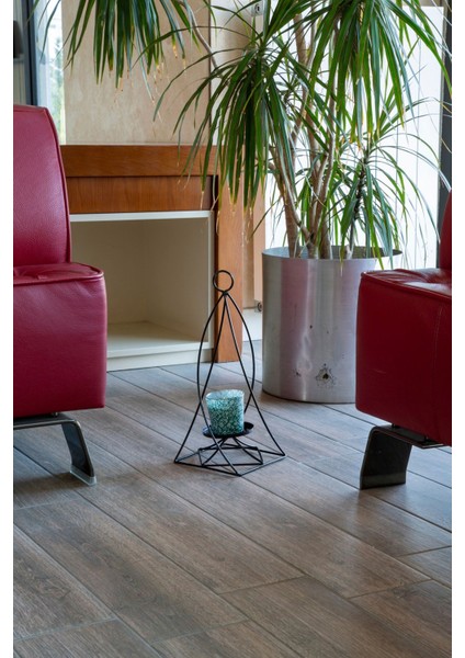 Şık Piramit Ferforje Mumluk, Metal Fener, Rustik Siyah Şamdan, Dekoratif Aydınlatma fiyatları