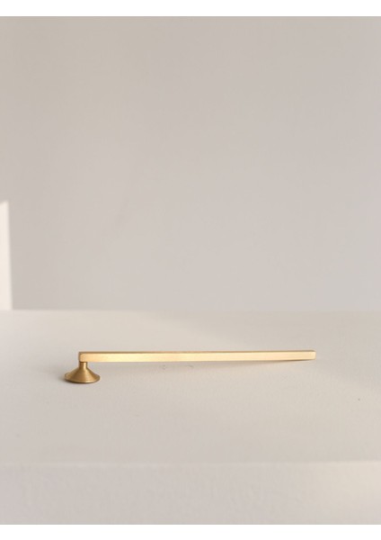 Şık Pirinç Mum Söndürme Aleti, Dekoratif ve Zarif Tasarım