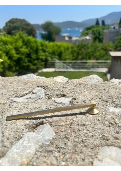 Şık Pirinç Mum Söndürme Aleti, Dekoratif ve Zarif Tasarım