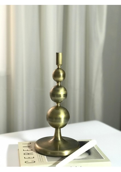 Eritme Gold Oval Ayaklı Metal Top Şamdan ve Mumluk, Şıklık ve Zarafet Için Ideal