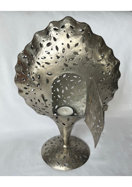 Şık Metal Tekli Mumluk, Modern Tasarım ile Dekorasyonunuza Zarafet Katın fiyatları