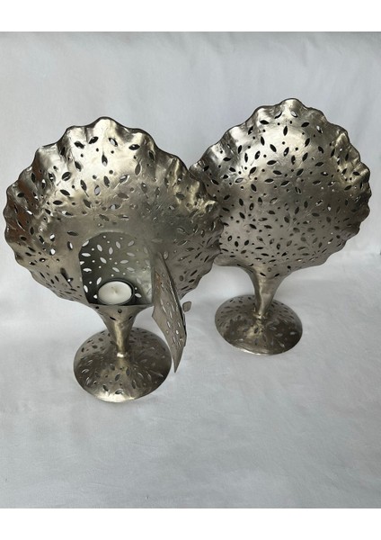 Şık Metal Mumluk, Ev Dekorasyonunuza Zarafet Katacak Güzel Tasarım