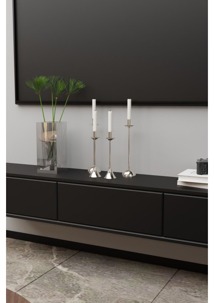 Parlak Gümüş 4'lü Şamdan Seti, Şık ve Dekoratif Mumluklar, Ev ve Masa Süslemesi fırsatları