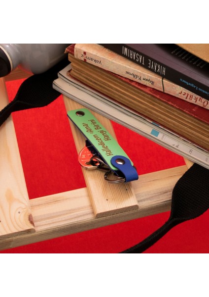 Nar Çiçeği-Turkuaz, Motorcu Dostlara Isim Plaka ve 0 Rh (-) Kan Grubu Hediyelik 2'li Deri Anahtarlık