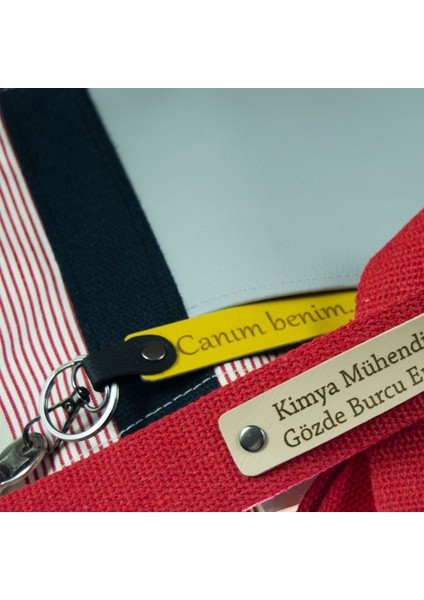 Kırmızı-Beyaz, Isim ve Plakaya Özel Kişiselleştirilebilen Motosikletler Için 2'li Anahtarlık