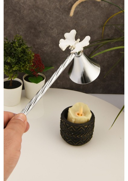 Gümüş Renk Kelebek Figürlü Metal Mum Söndürücü, Şık ve Kullanışlı Tasarım