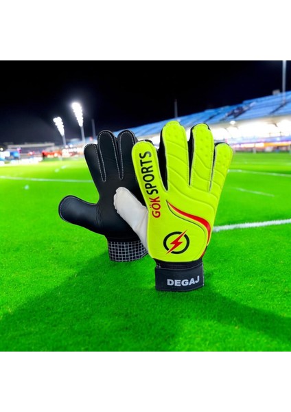 Çocuk Kaleci Eldiveni Tekmelik Kaval Koruyucu Konç Çoraplı Futbol Soğutucu Sprey