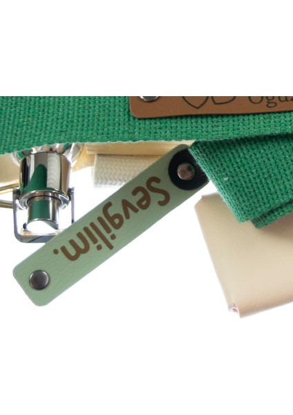 Kariyer Günü Tanıtım Standında Dağıtılacak, 54'lü Set, Isim Yazılı Deri Anahtarlık, Pudra & Yeşil