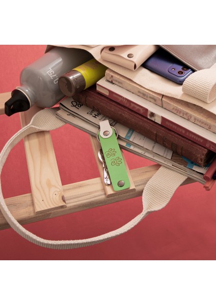 Atölye Çalışmalarına Katılanlara, 32'li Set, Isim Yazılı Hatıra Deri Anahtarlık, Pudra & Siyah