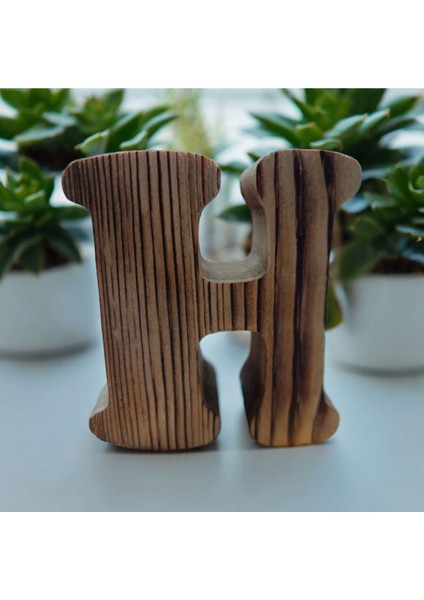 Kişiye Özel H Harfi Mumluk, Şık ve Özel Tasarım Dekorasyon Parçası