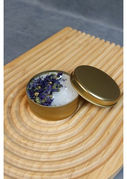 El Yapımı Altın Metal Kutuda Beyaz Mum, Mor Çiçek Detaylarıyla Şık Tasarım modelleri