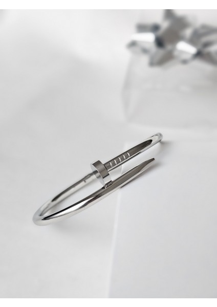 Çivi Kelepçe Gümüş Renk Eşe Sevgiliye Hediye Kutulu Yollanır Kararmaz Çelik