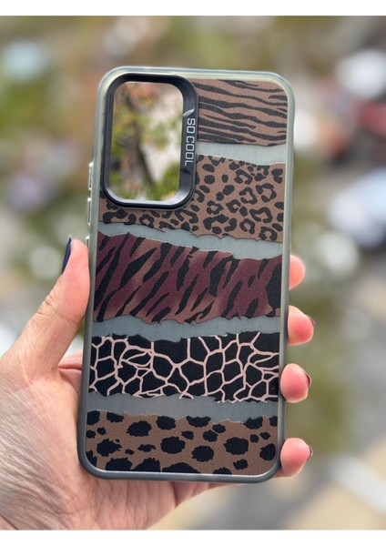 Samsung Galaxy A34 Uyumlu Kılıf Leopar Desenli Kahverengi Çizgili Metalik Tuşlu Kamera Çıkıntılı