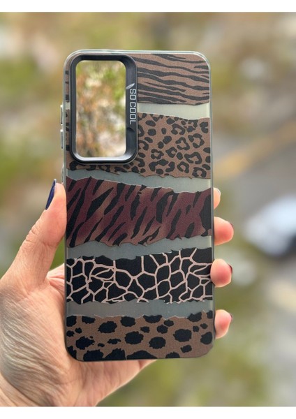 Samsung Galaxy S24 PLUS/S25 Plus Uyumlu Kılıf Leopar Desenli Kahverengi Çizgili Metalik Tuşlu Kapak