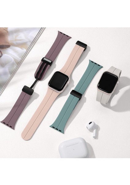 Apple Watch 8 7 6 5 4 3 2 1 38MM/40MM/41MM Uyumlu Kordon Ayarlanabilir Klipsli Dayanıklı Silikon