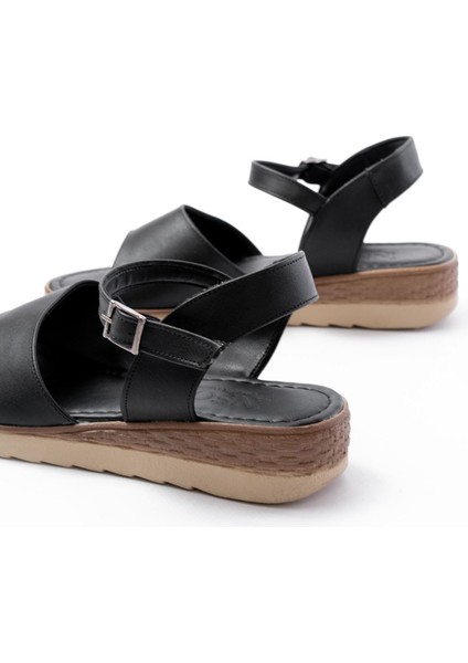 692-500 Siyah Ortopedik Taban Tokalı Kadın Sandalet indirimleri