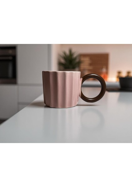 Pembe Modern Tasarımlı Seramik Kupa – Yuvarlak Kulplu Şık Kupa fiyatları