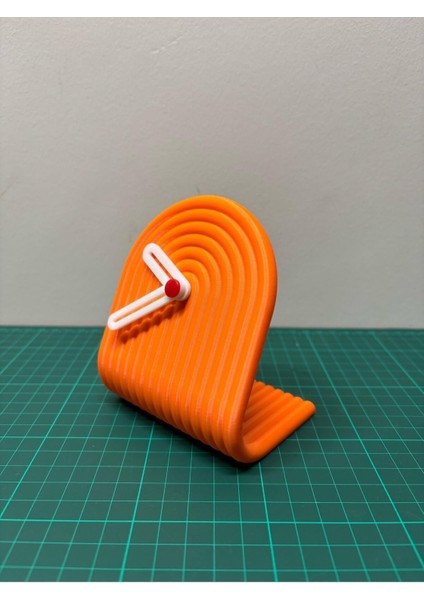 Şık ve Modern Turuncu Masa Saati ile Dekorasyonunuza Renk Katın