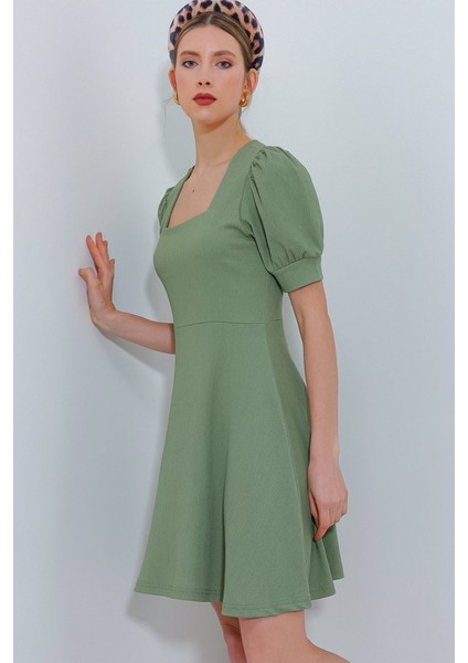 Çağla Yeşili Kare Yaka Örme Mini Elbise