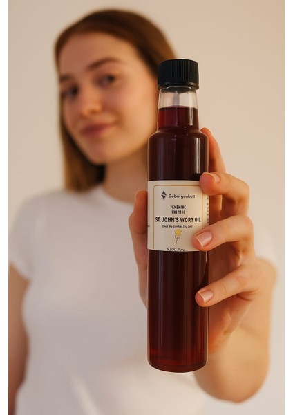 LÜTFEN DİKKAT ! İÇİLEBİLİR SARI KANTARON YAĞI Maxi Boy Saf Doğal Katkısız Geleneksel Yöntem Ile Üretildi 250ml. CİLDTE OLUŞAN LEKE , YARA ve KIZARIKLIKLARDA DESTEKLEYİCİ