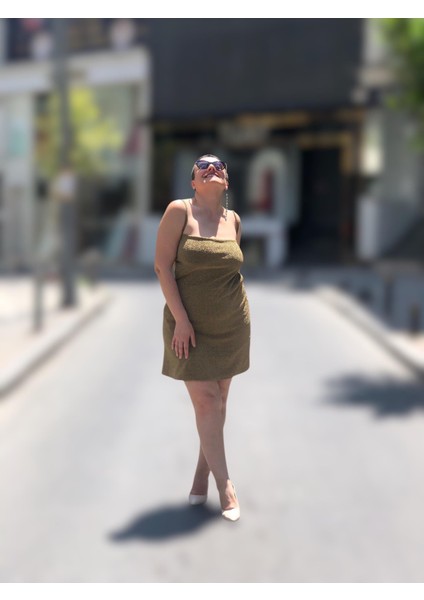 Sim Görünümlü Degaje Yaka Sırt Bağlamalı Mini Abiye