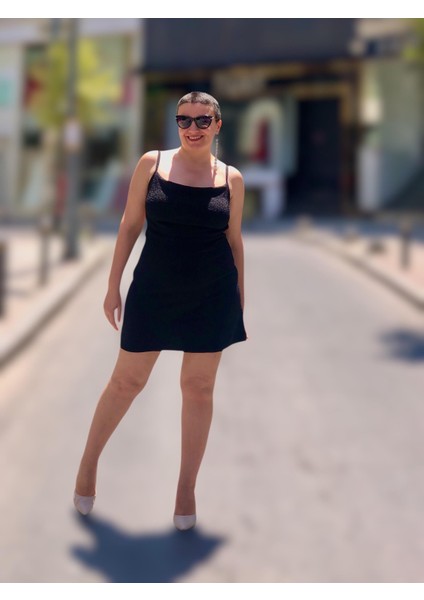 Sim Görünümlü Degaje Yaka Sırt Bağlamalı Mini Abiye fırsatları