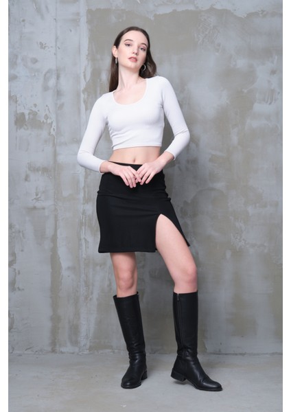 Yırtmaçlı Mini Etek Siyah Düz Esnek Yapılı Likralı Kumaş BOY45CM